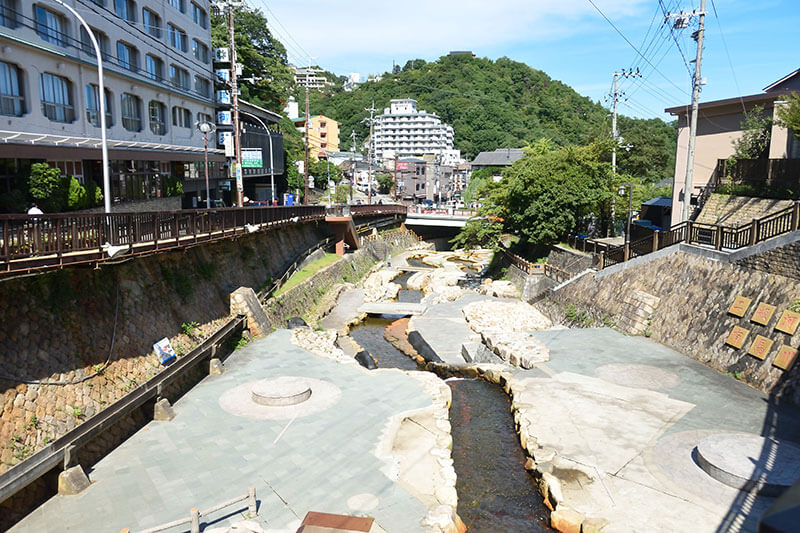 Ella Freya goes to Japanese hot spring (Arima onsen) 